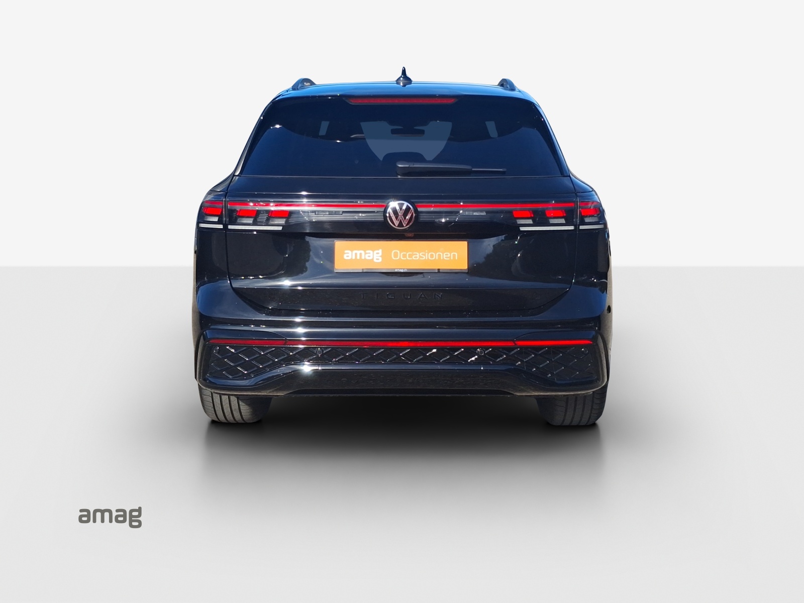 VW Tiguan 2.0 TSI DSG R-Line 4Motion-image-3