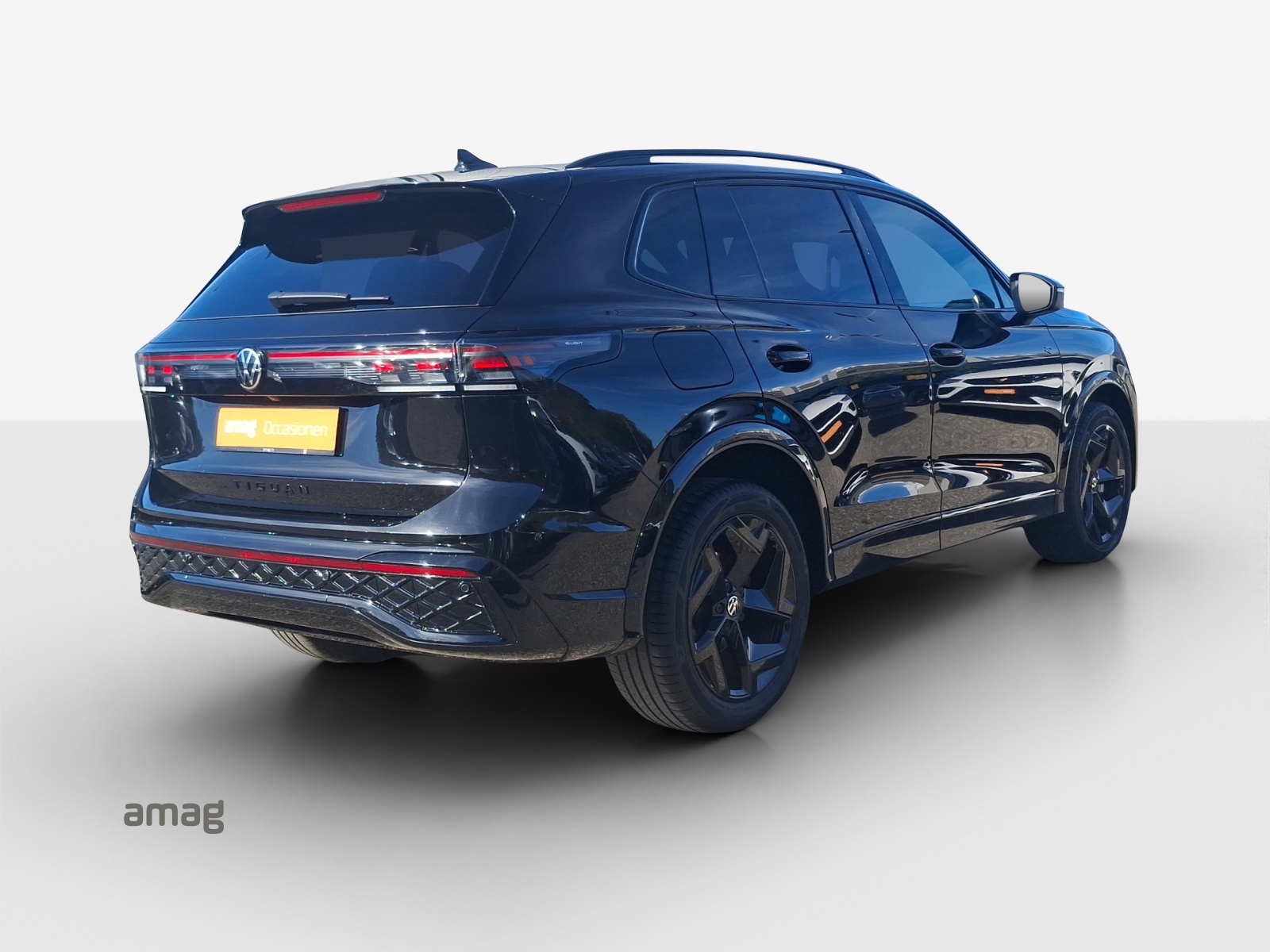 VW Tiguan 2.0 TSI DSG R-Line 4Motion-image-4