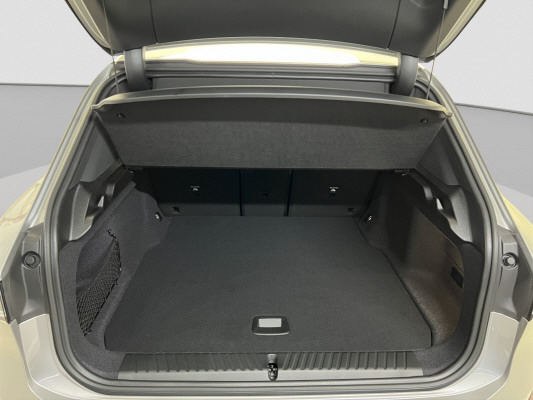 BMW iX3 50 xDrive M Sport-image-13