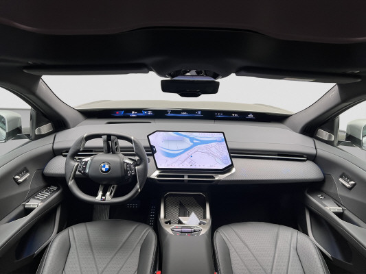 BMW iX3 50 xDrive M Sport-image-10