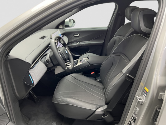 BMW iX3 50 xDrive M Sport-image-8