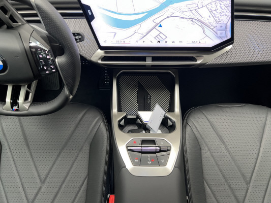 BMW iX3 50 xDrive M Sport-image-11