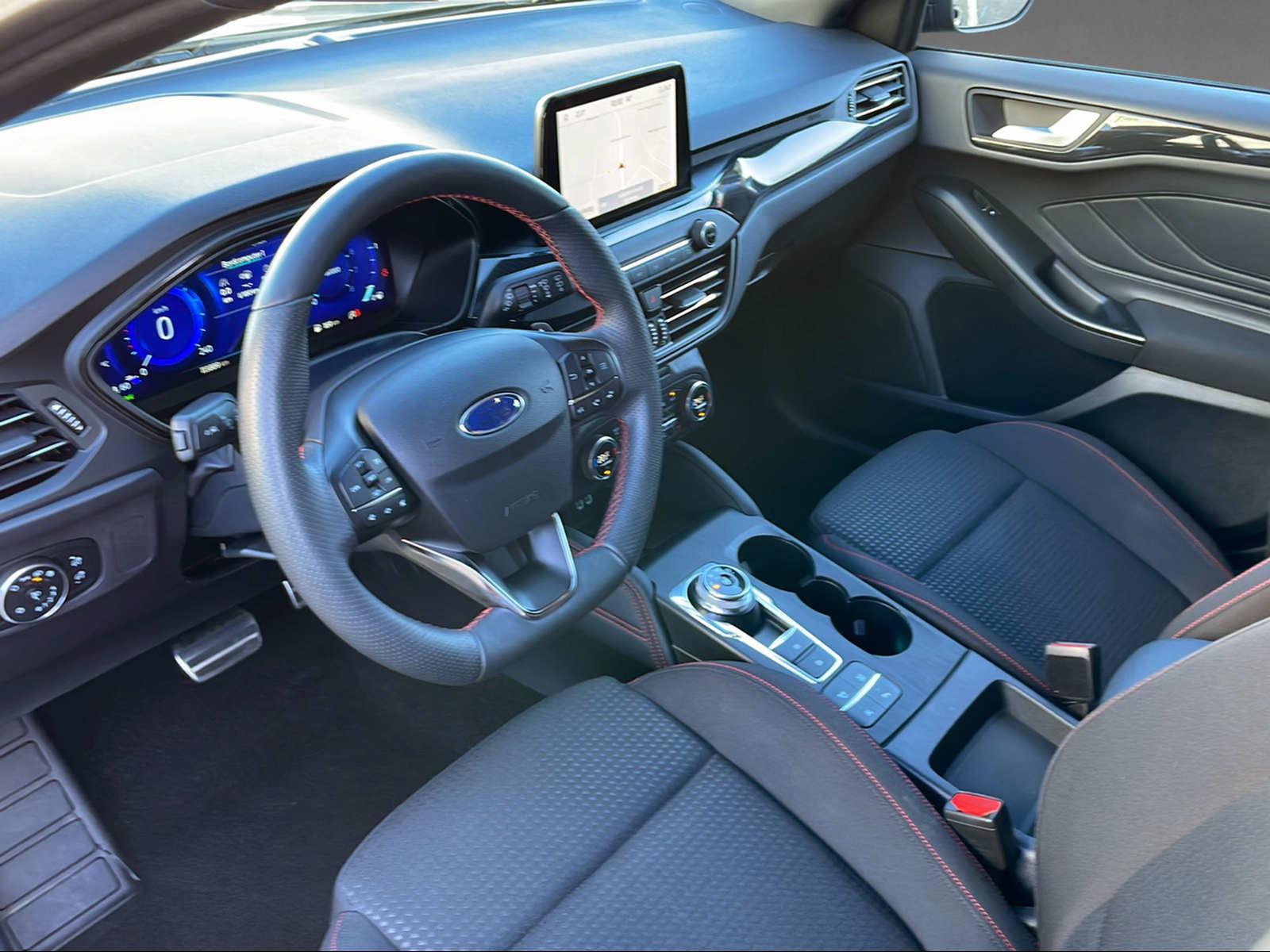 FORD Focus 1.0i EcoB 125 ST-Line X-image-8