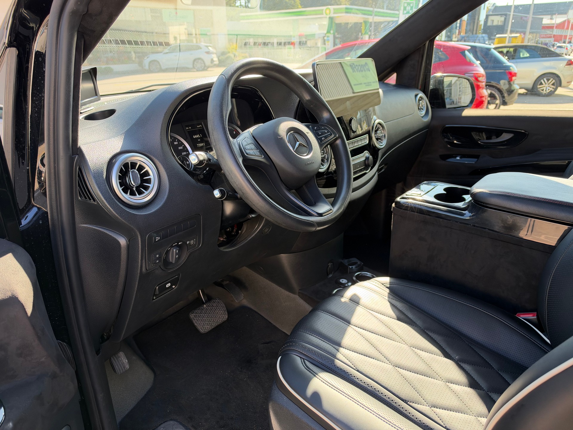 MERCEDES-BENZ Vito 114 CDI Lang Pro Tourer 4Matic 9G-Tronic-image-8