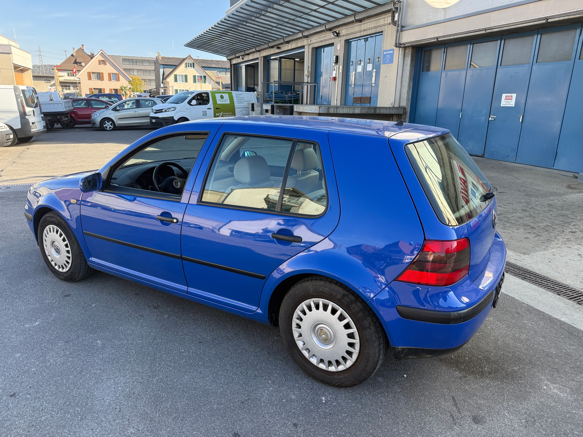 VW Golf 1.8 Trendline 4Motion-image-3