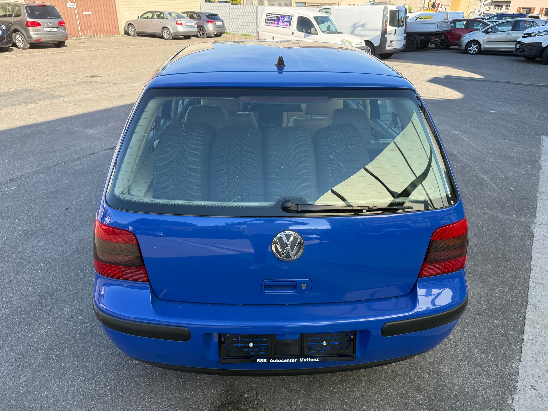 VW Golf 1.8 Trendline 4Motion-image-5
