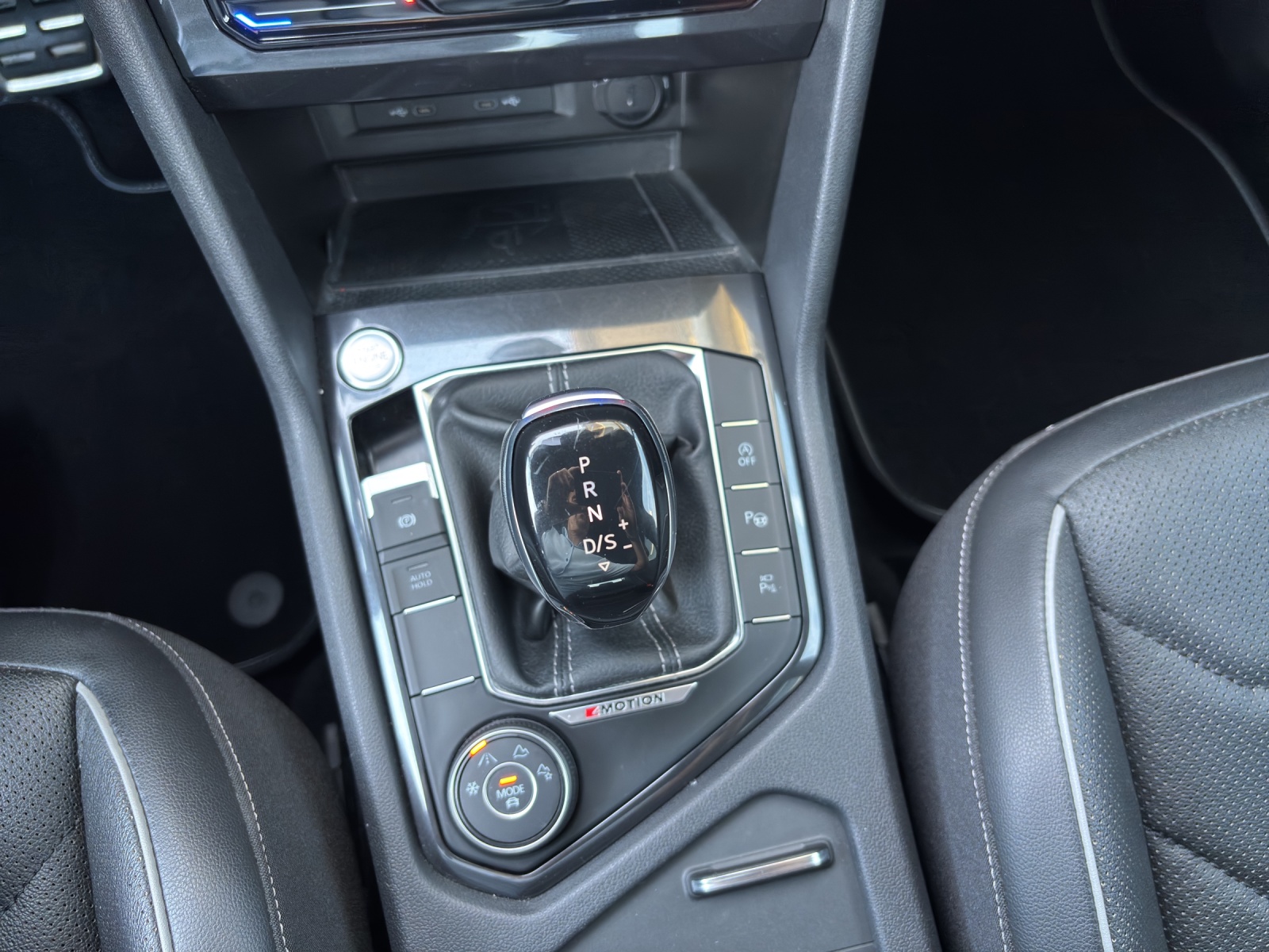 VW Tiguan Allspace 2.0 TDI SCR R-Line 4Motion DSG mit AHK, Leder mit Memory-Funktion & aktiver Klimatisierung-image-18