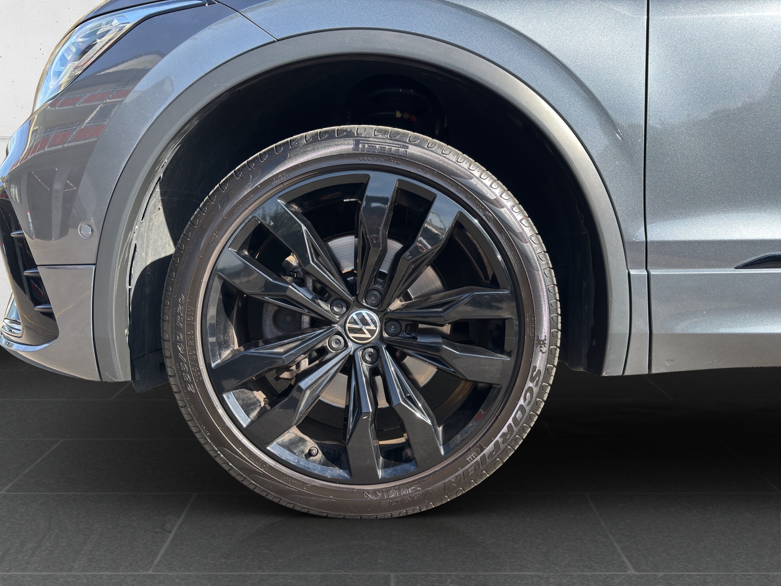 VW Tiguan Allspace 2.0 TDI SCR R-Line 4Motion DSG mit AHK, Leder mit Memory-Funktion & aktiver Klimatisierung-image-10