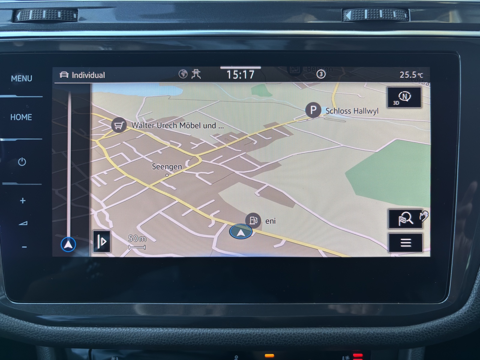 VW Tiguan Allspace 2.0 TDI SCR R-Line 4Motion DSG mit AHK, Leder mit Memory-Funktion & aktiver Klimatisierung-image-23