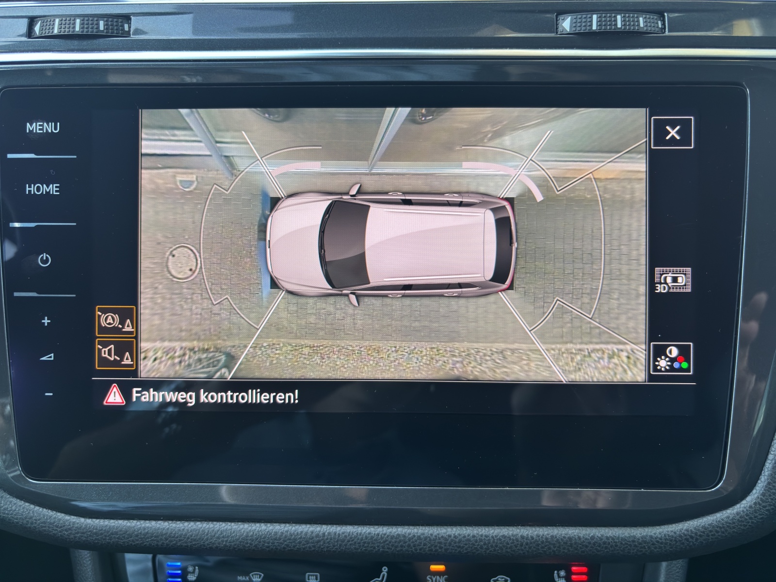 VW Tiguan Allspace 2.0 TDI SCR R-Line 4Motion DSG mit AHK, Leder mit Memory-Funktion & aktiver Klimatisierung-image-19