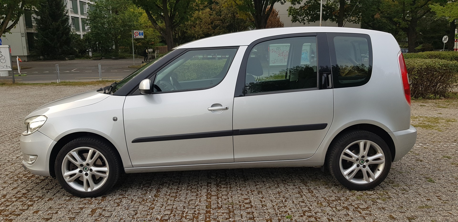 SKODA Roomster 1.2 TSI Style DSG-image-7