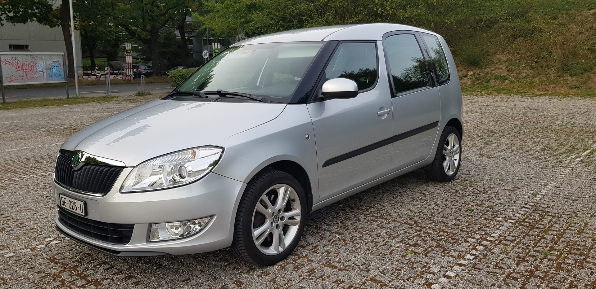 SKODA Roomster 1.2 TSI Style DSG-image-1