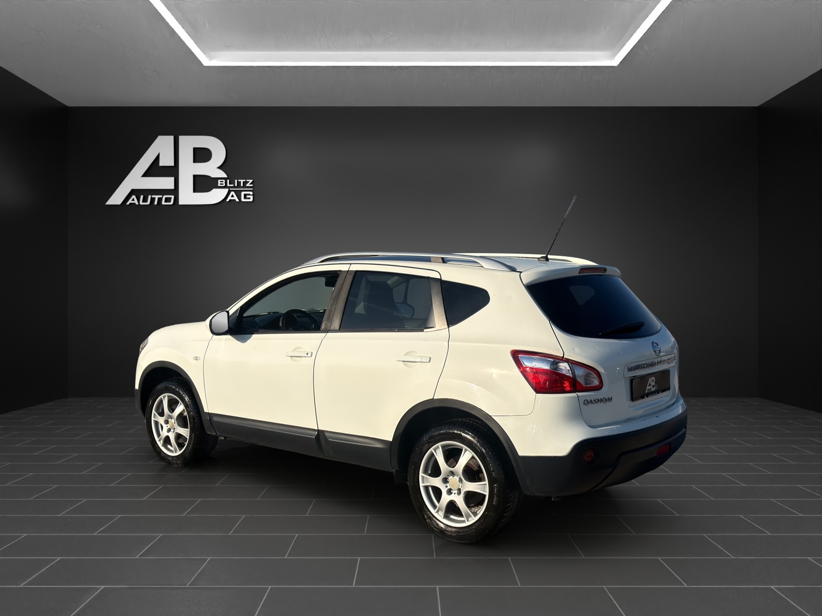 NISSAN Qashqai 2.0 i-Way XTronic CVT-image-2