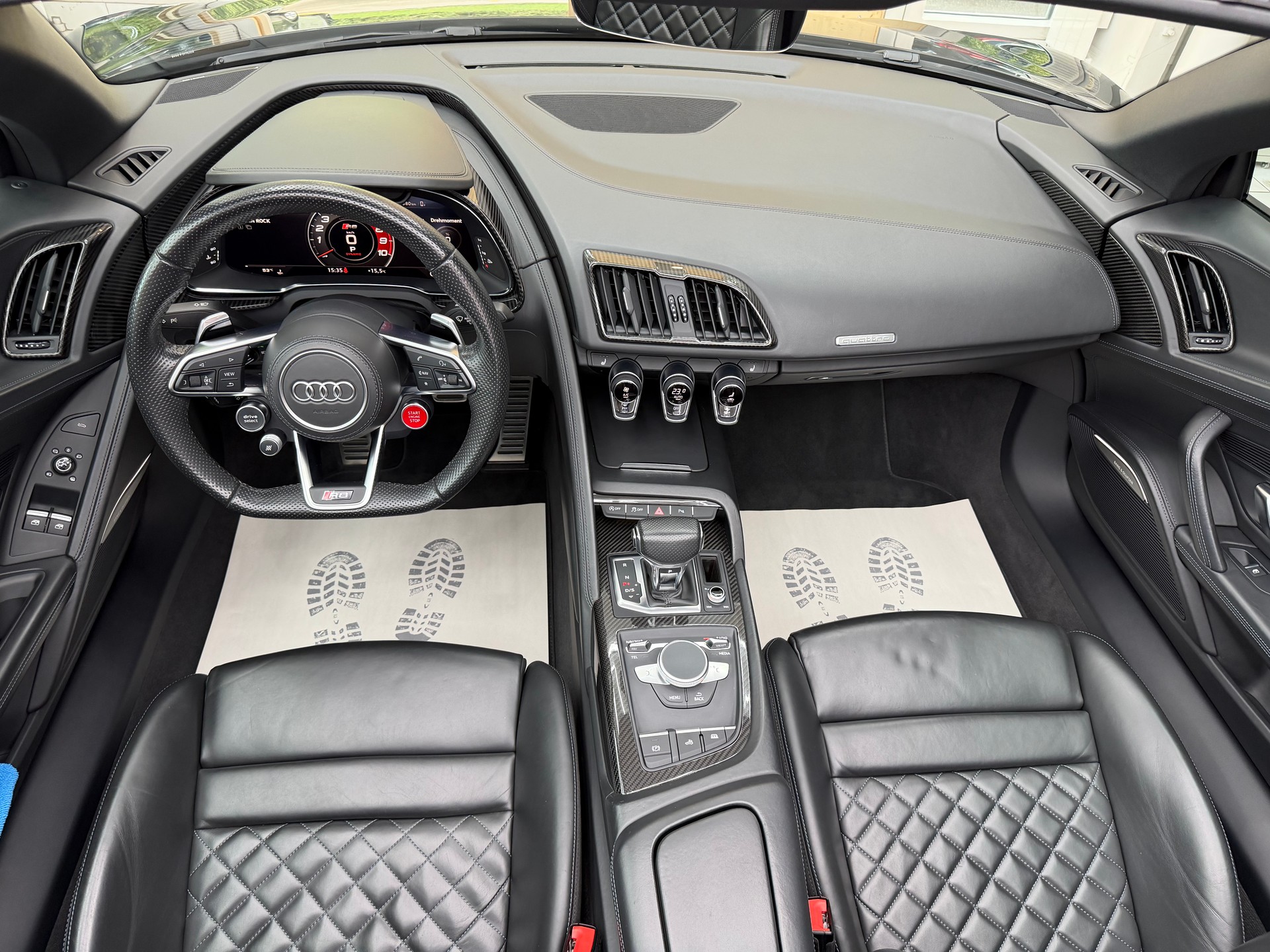 AUDI R8 Spyder 5.2 FSI V10 performance quattro S-Tronic-image-10