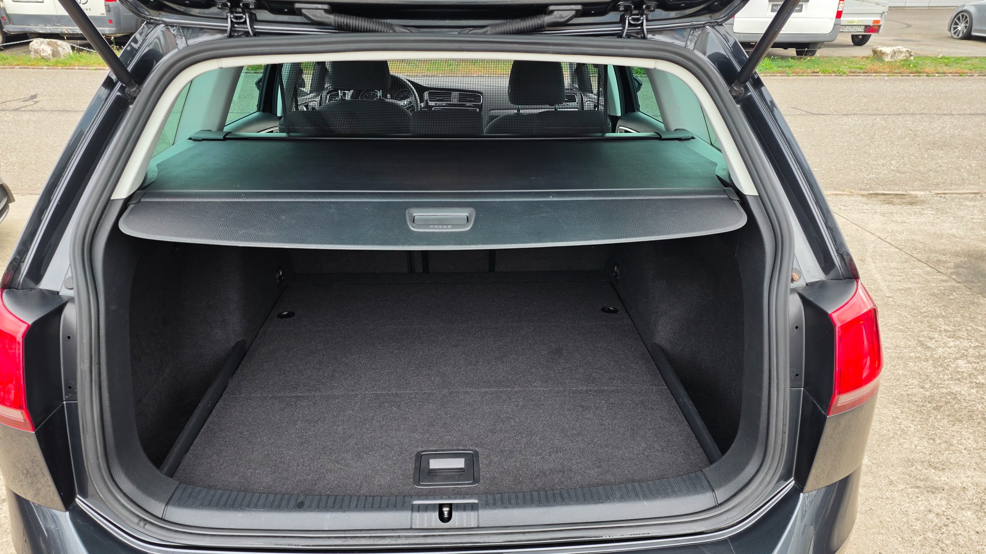 VW Golf Variant 1.4 TSI Allstar DSG-image-4
