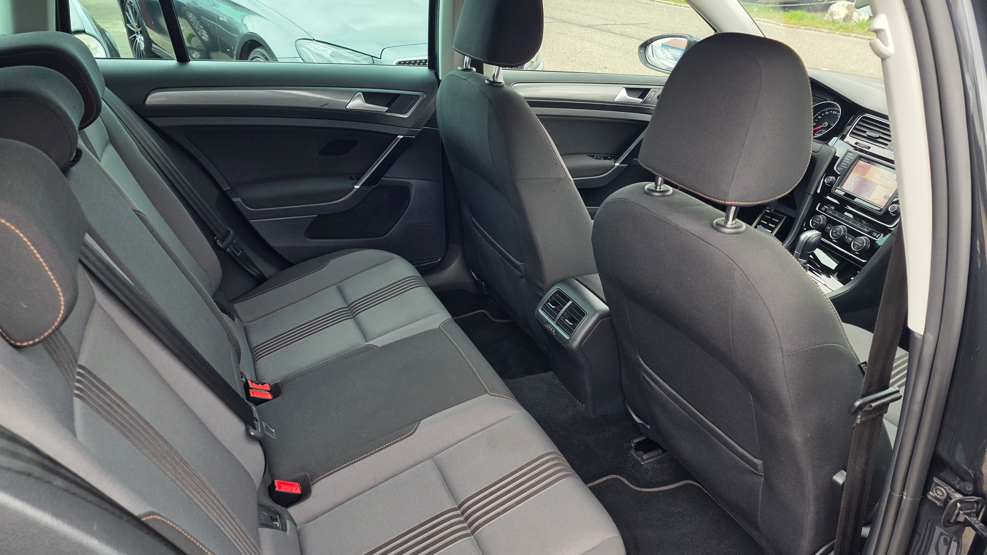 VW Golf Variant 1.4 TSI Allstar DSG-image-5
