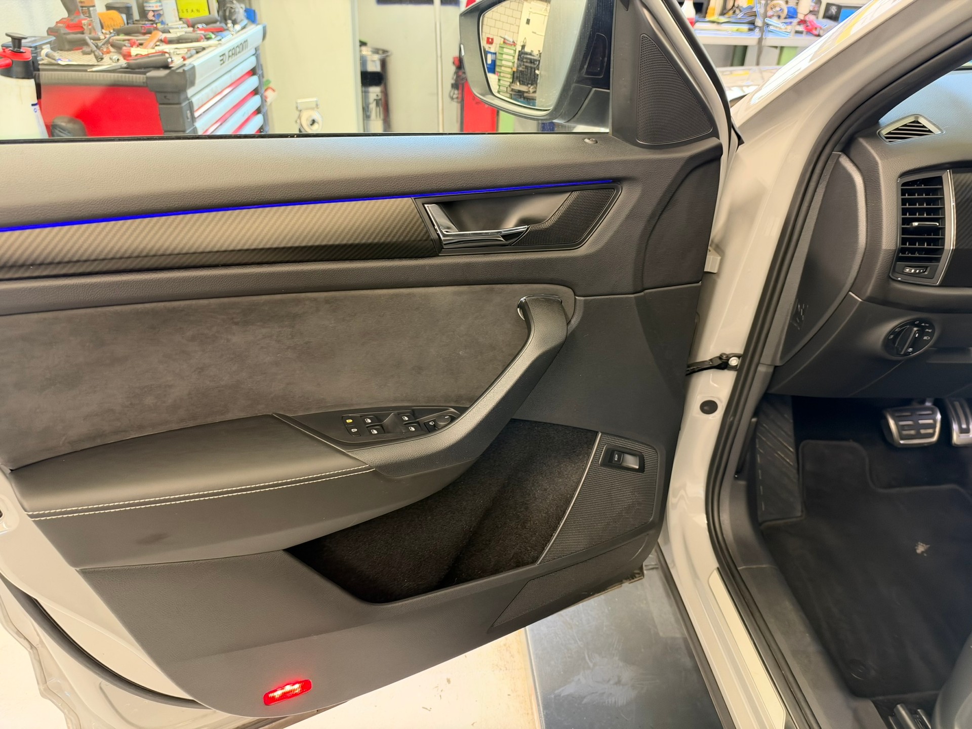 SKODA Kodiaq 2.0 TDI CR Sport Line 4x4 DSG-image-12