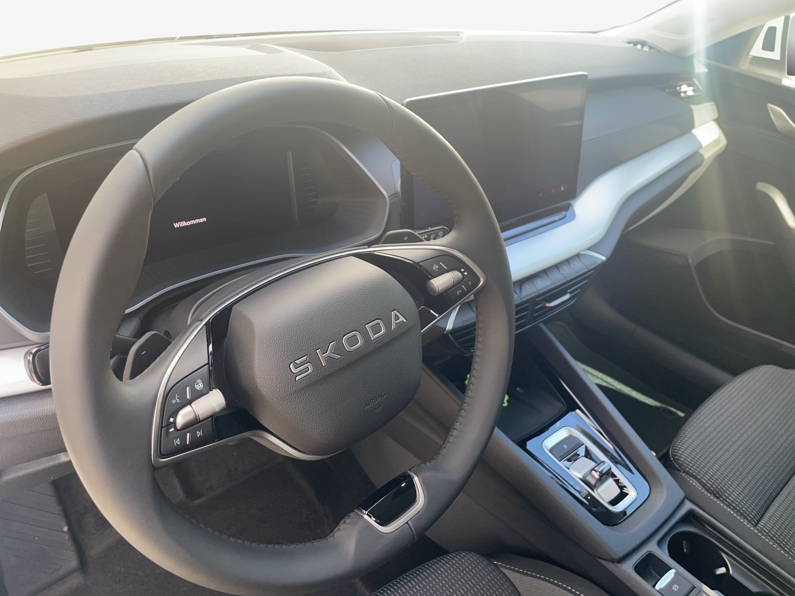 SKODA Octavia Combi 2.0 TDI DSG Selection-image-15