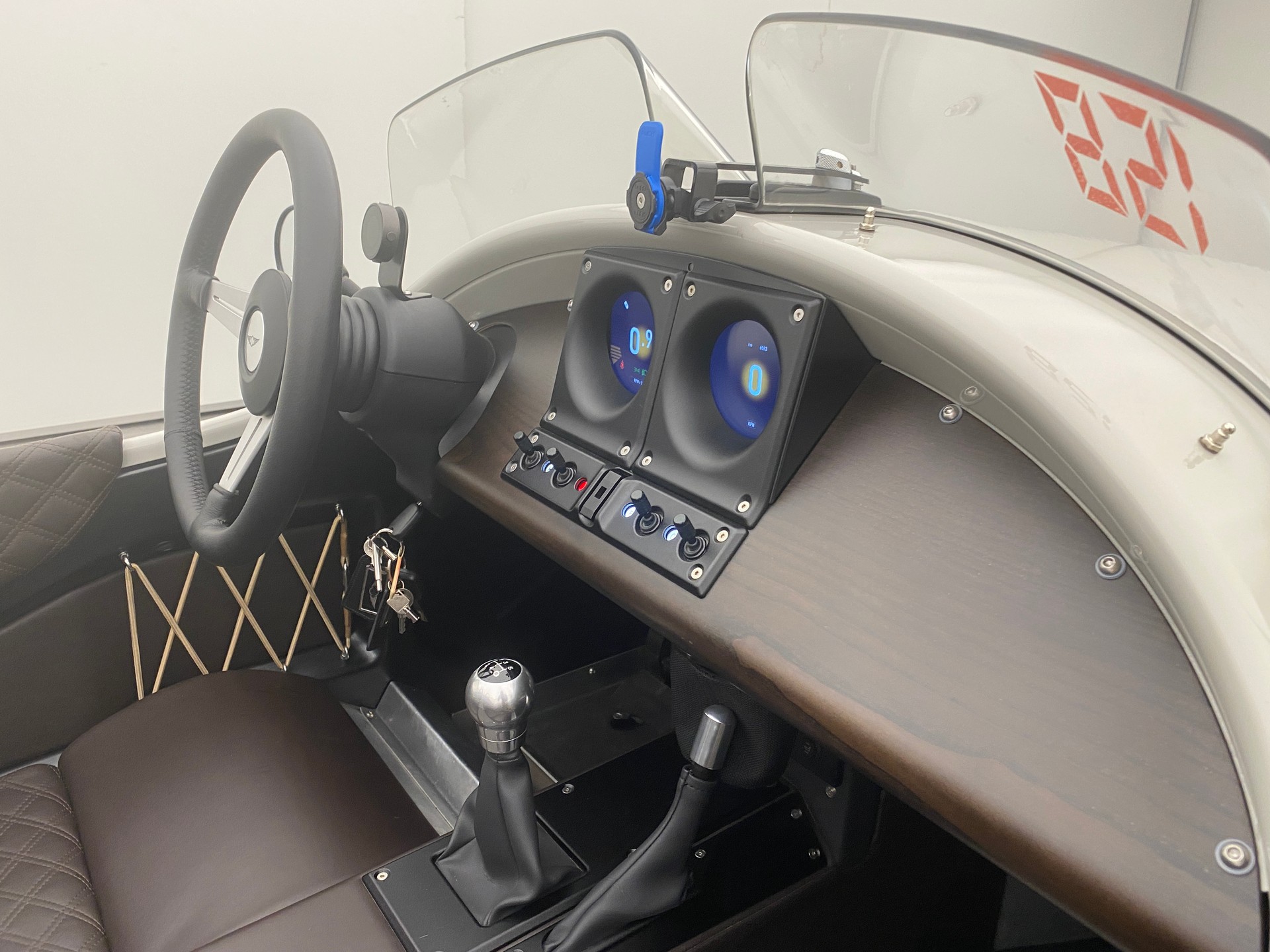 MORGAN Super 3-image-12