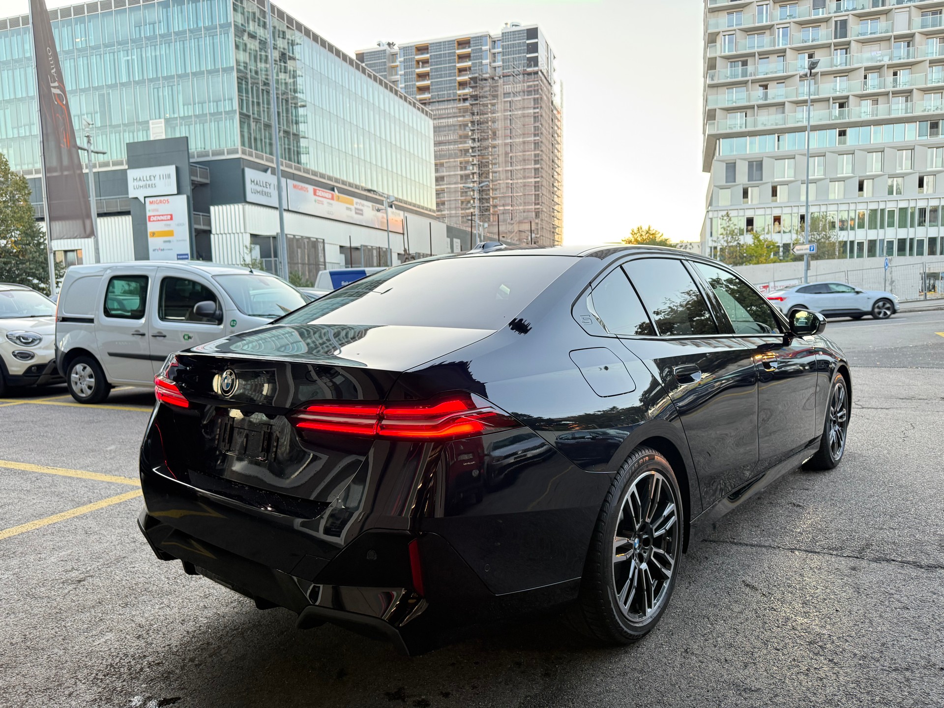 BMW 520d 48V M Sport Steptronic-image-4