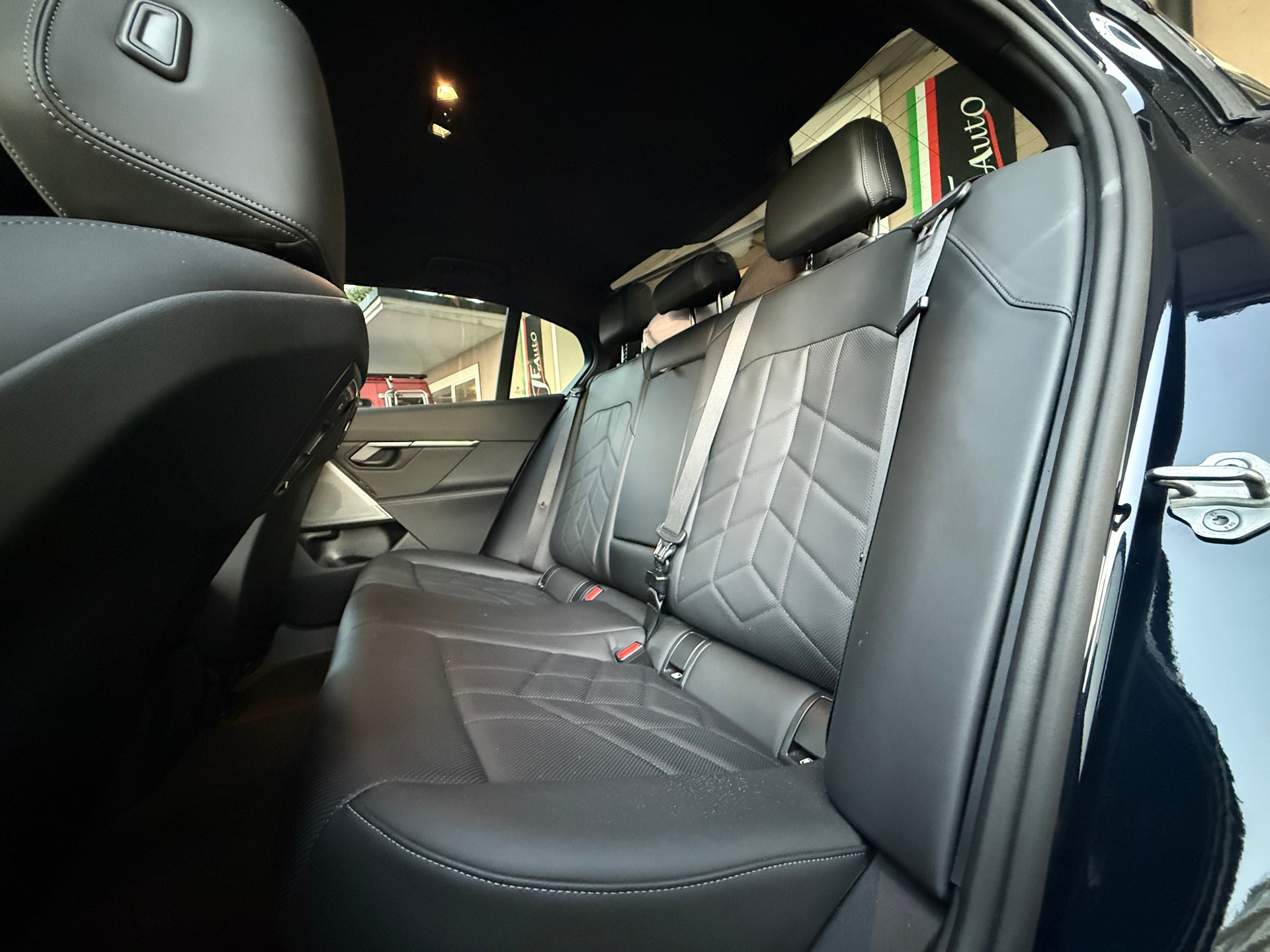 BMW 520d 48V M Sport Steptronic-image-13
