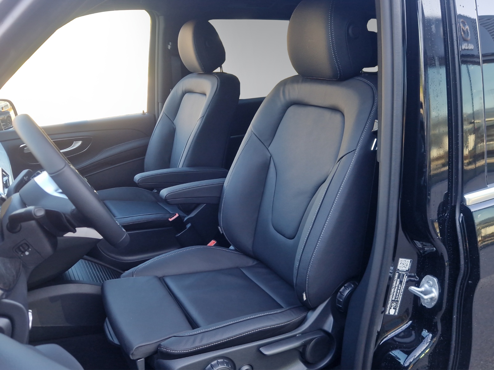 MERCEDES-BENZ V 250 d extralang 4Matic Avantgarde 9G-Tronic-image-6