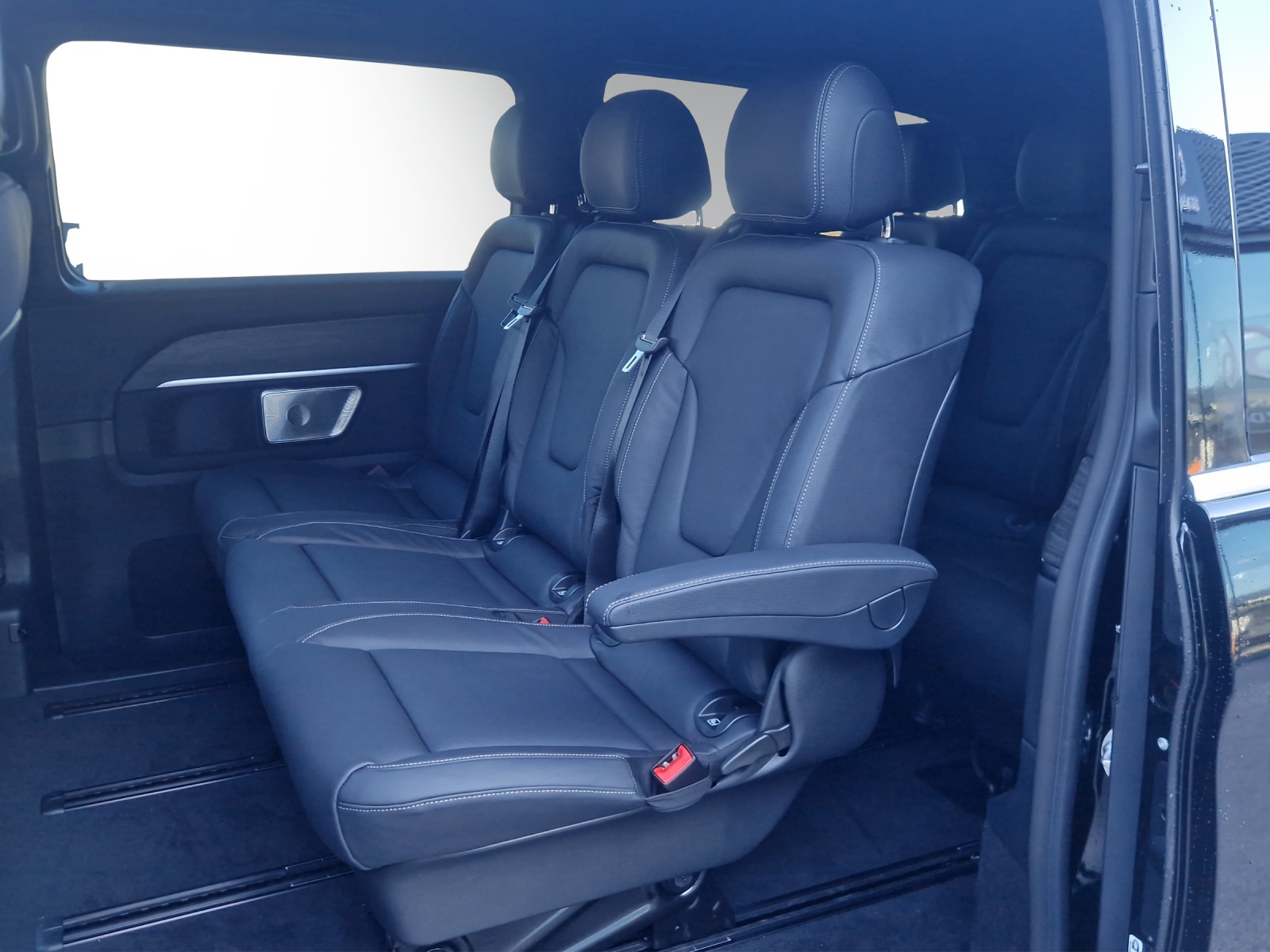 MERCEDES-BENZ V 250 d extralang 4Matic Avantgarde 9G-Tronic-image-11