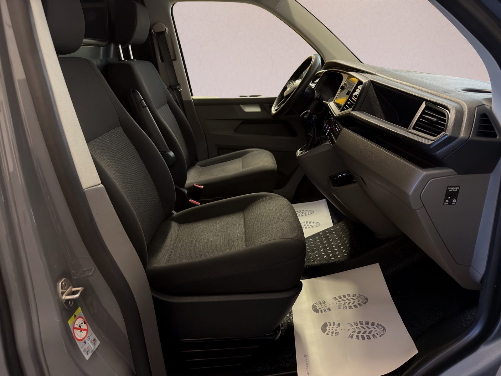 VW VW T6.1 2.0 TDI DSG Transporter-image-15