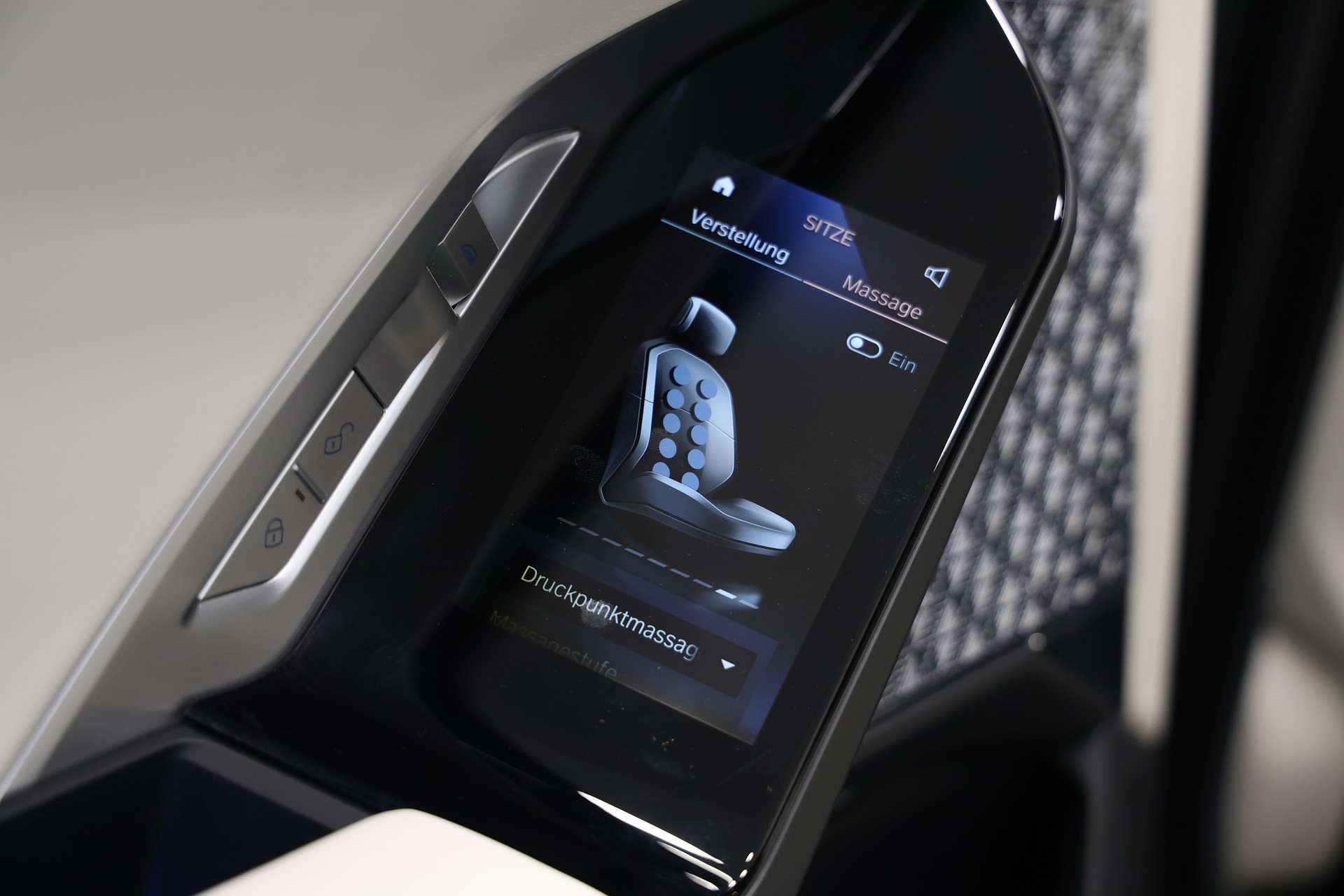 BMW 740d xDrive 48V M Sport Pro Steptronic *Frozen Black*BMW Werksgarantie bis 06.2028*Fondentertainment*-image-23