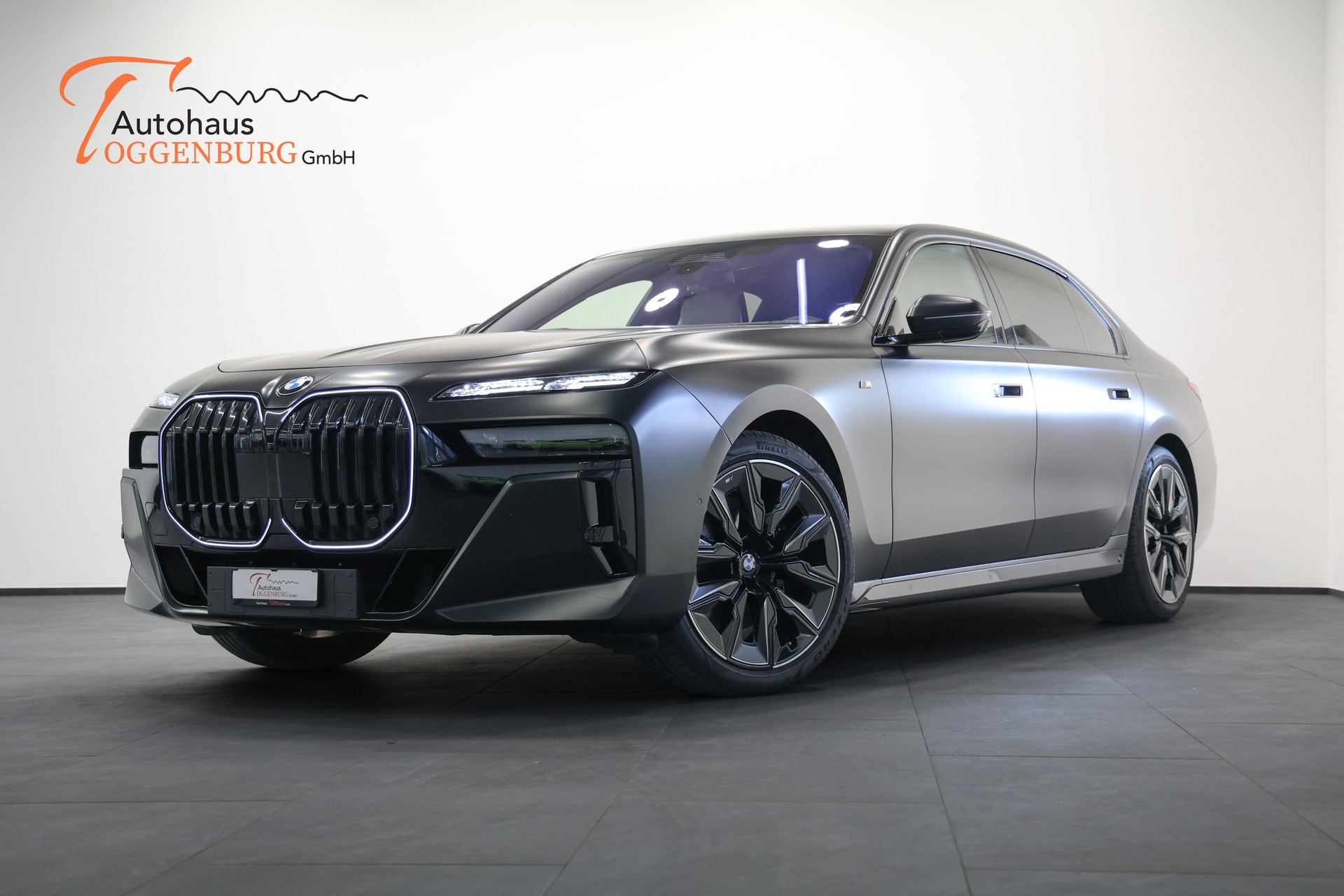 BMW 740d xDrive 48V M Sport Pro Steptronic *Frozen Black*BMW Werksgarantie bis 06.2028*Fondentertainment*-image-2