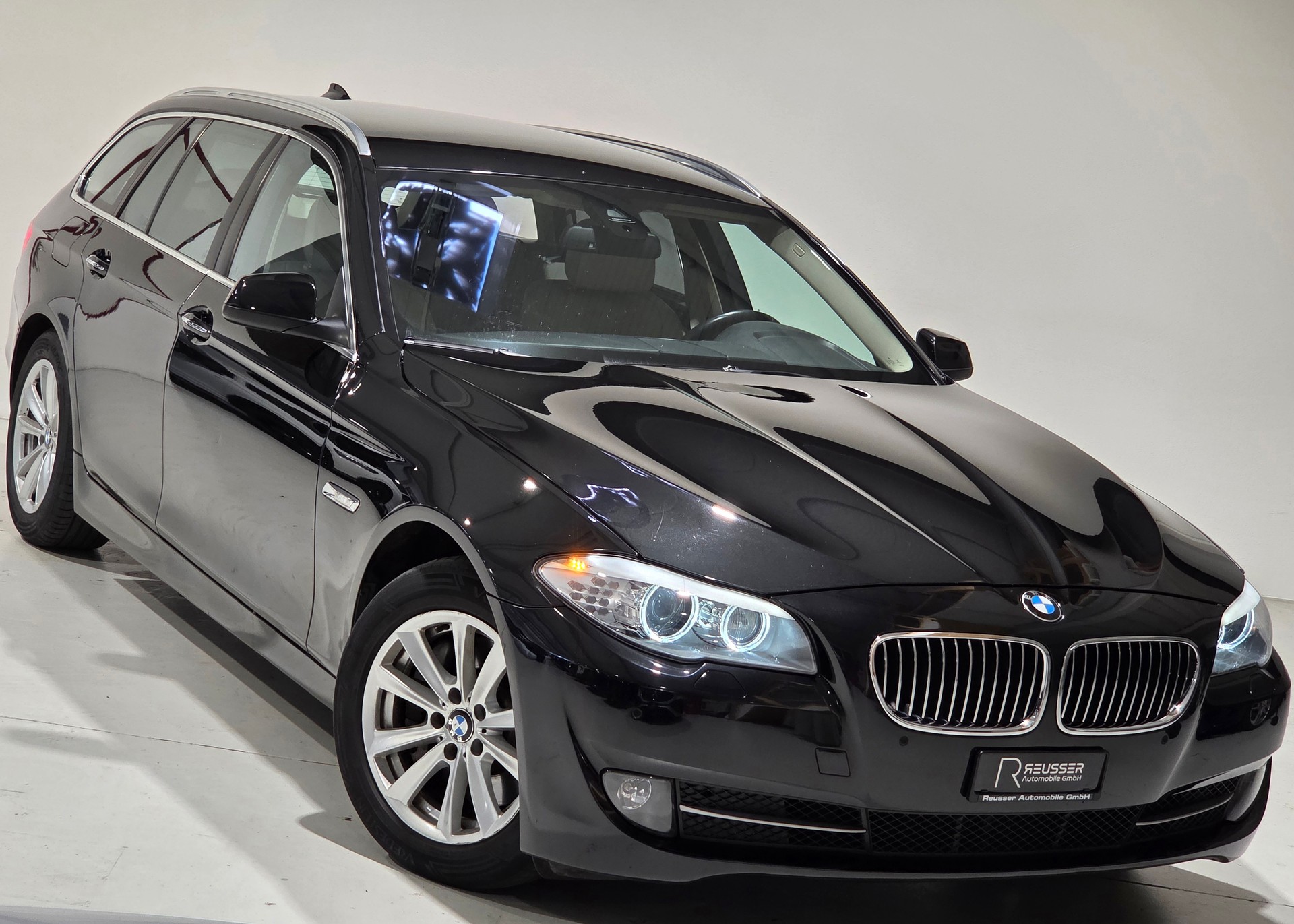 BMW 525d xDrive Touring Steptronic-image-15