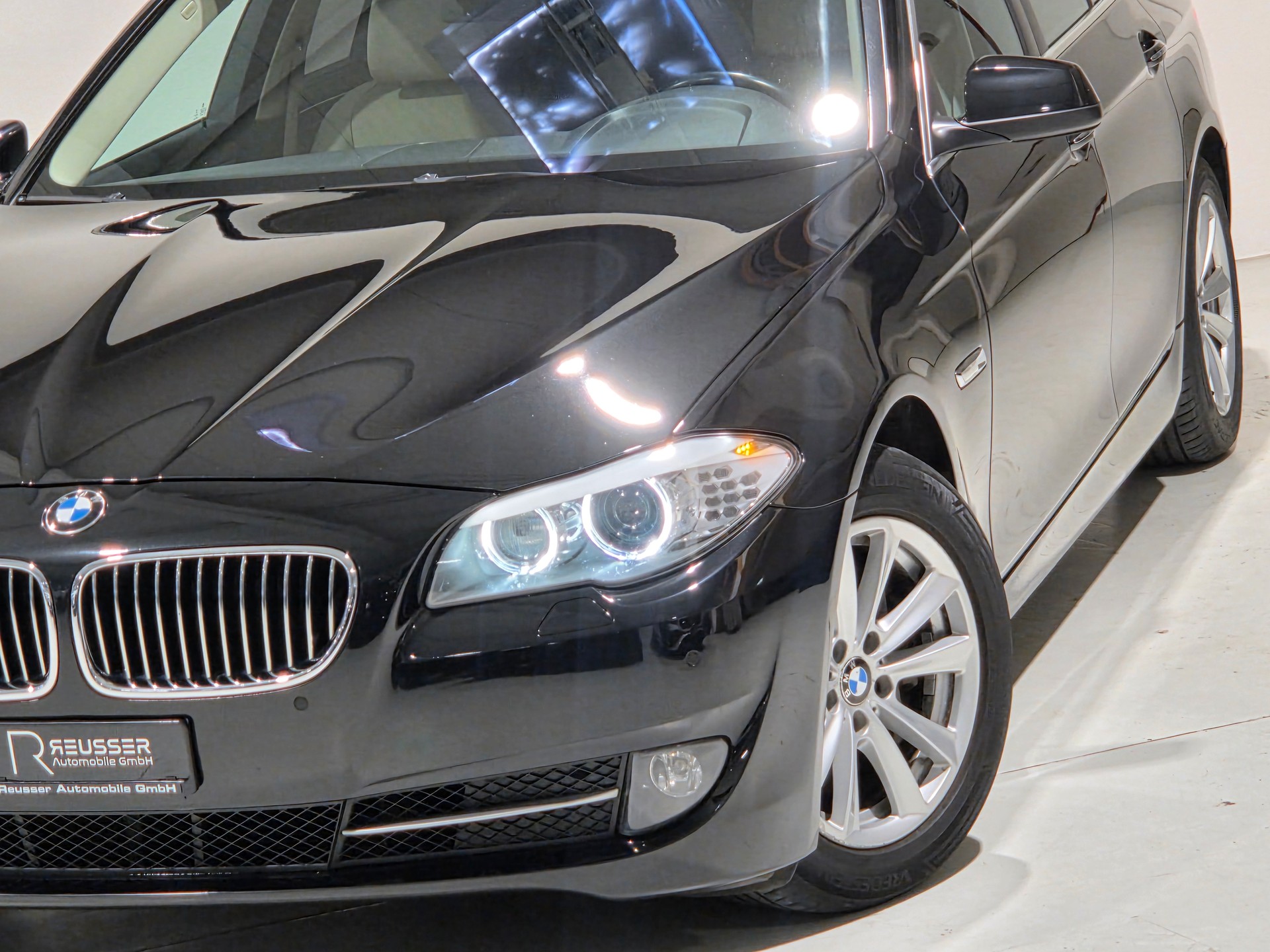 BMW 525d xDrive Touring Steptronic-image-12