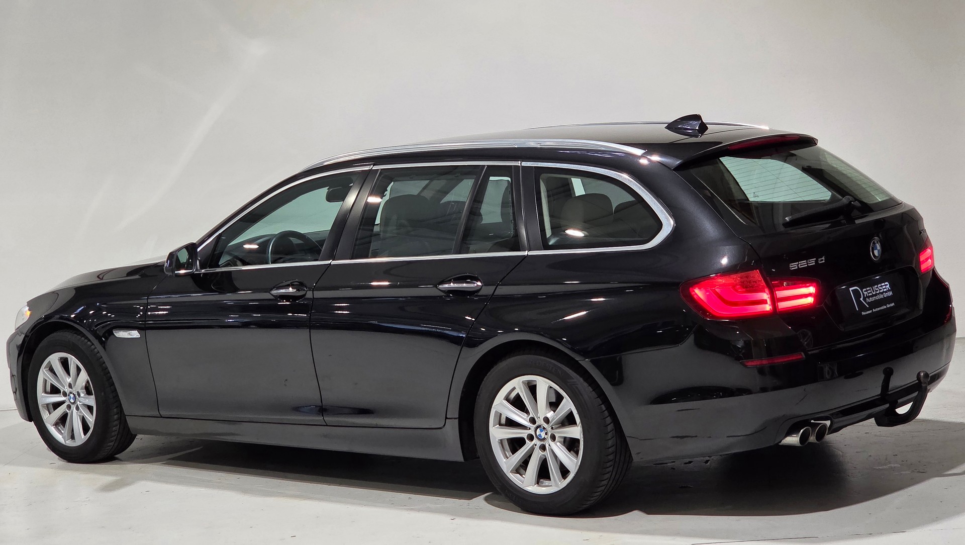 BMW 525d xDrive Touring Steptronic-image-2