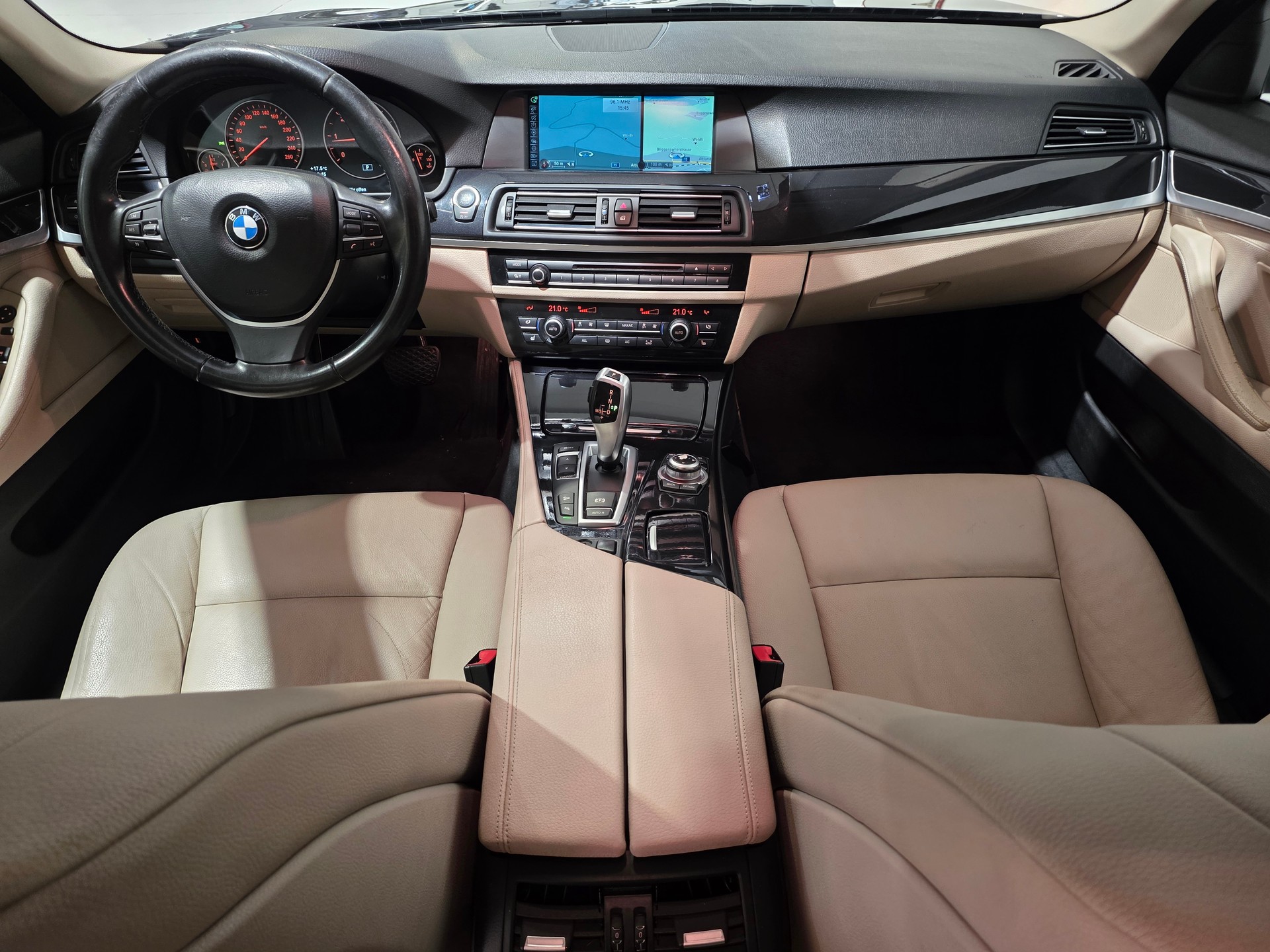 BMW 525d xDrive Touring Steptronic-image-5