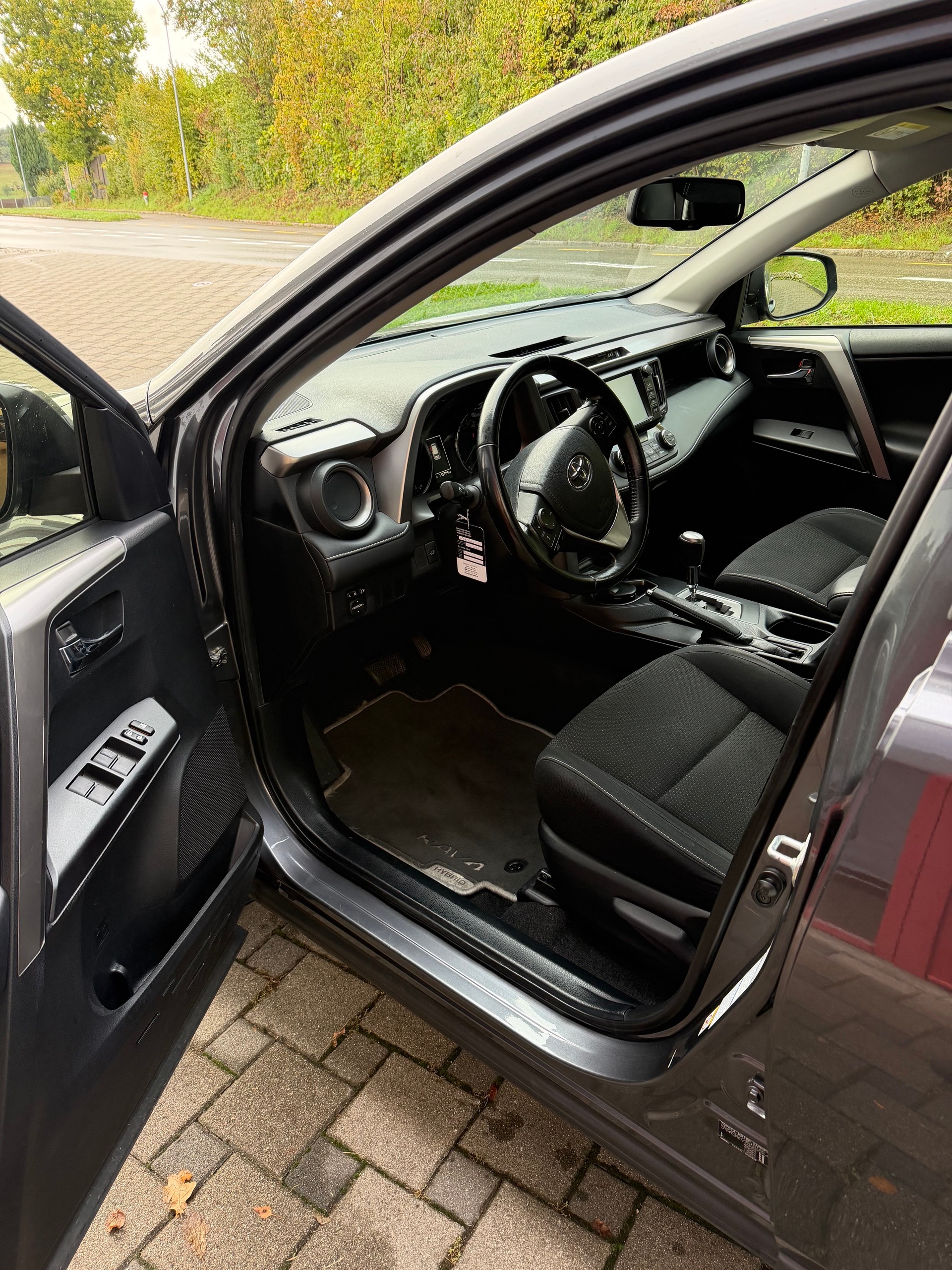 TOYOTA RAV-4 2.5 HSD Sol e-CVT-image-4