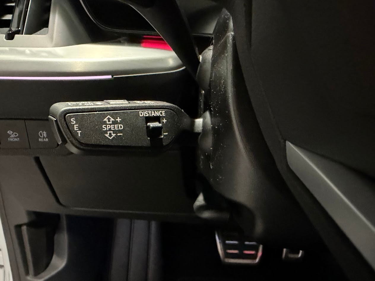 AUDI Q4 e-tron SUV quattro performance Attraction-image-6