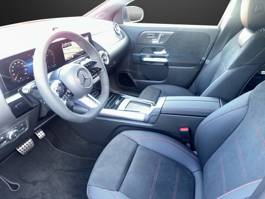 MERCEDES-BENZ GLA 200 Night Star 7G-D-image-5