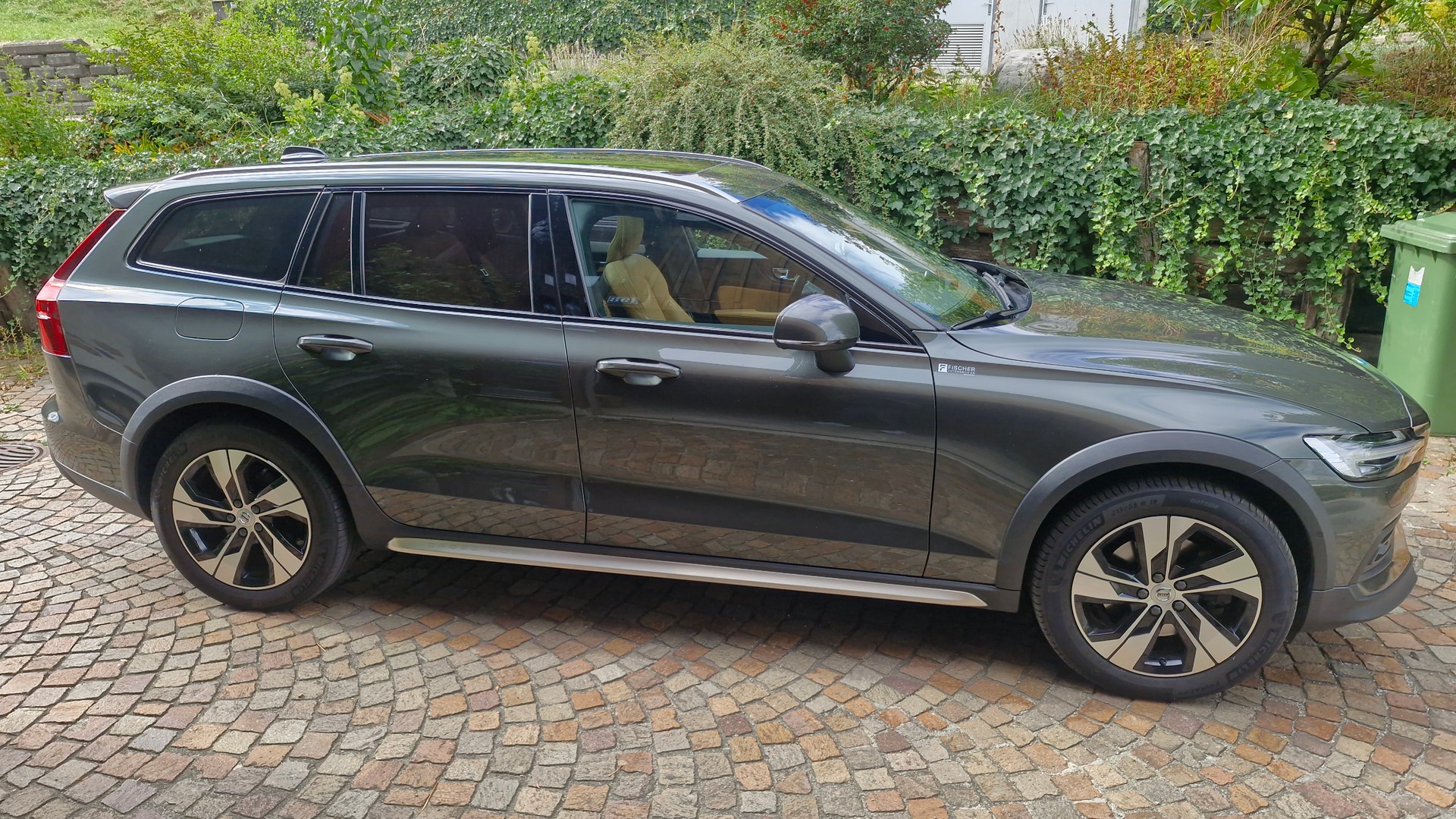VOLVO 2.0 B4 AWD-image-3