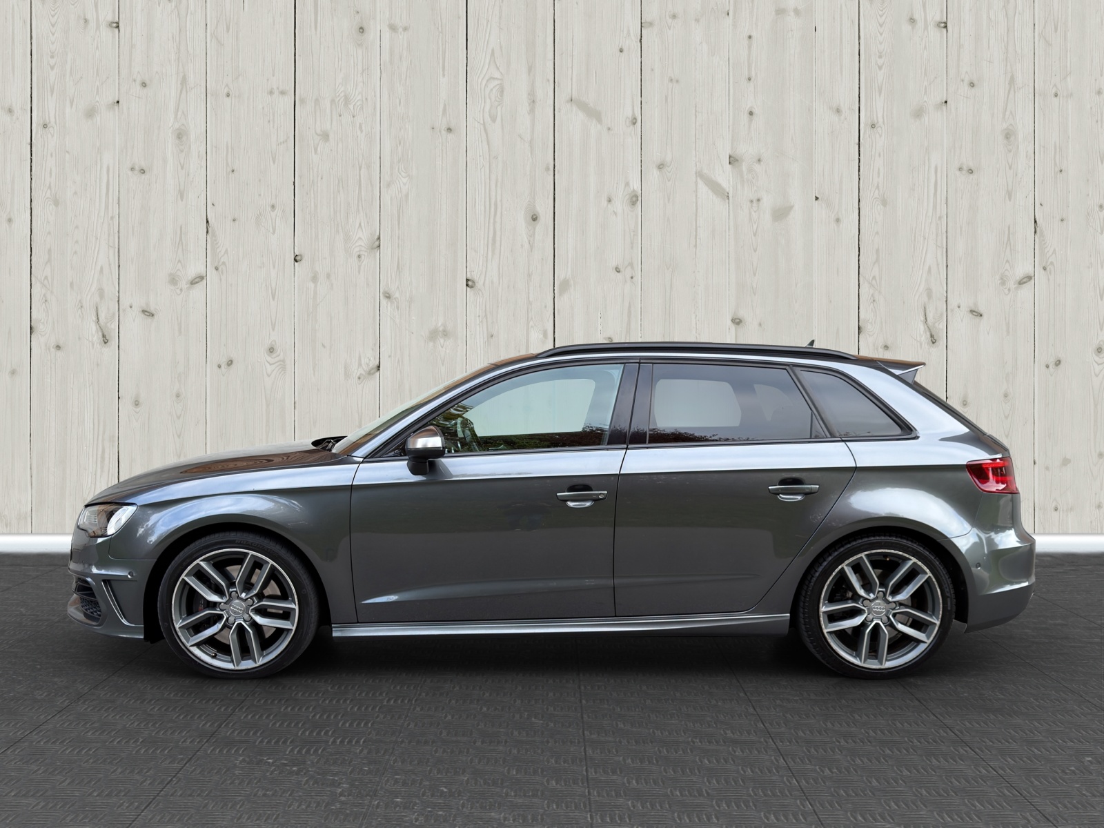 AUDI S3 Sportback 2.0 TFSI quattro S-tronic-image-3
