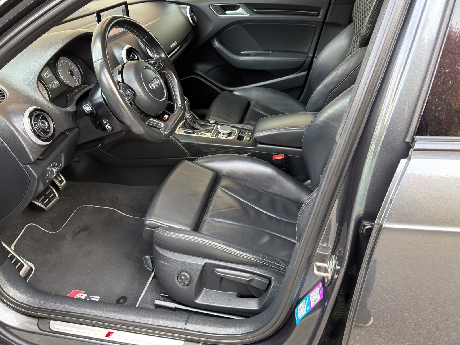 AUDI S3 Sportback 2.0 TFSI quattro S-tronic-image-9