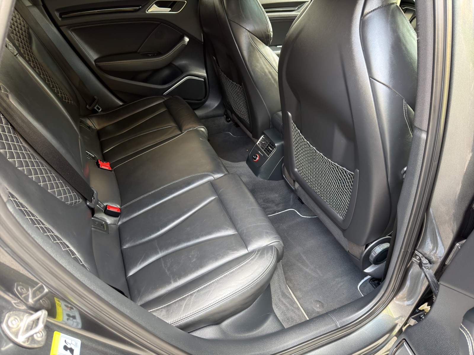AUDI S3 Sportback 2.0 TFSI quattro S-tronic-image-13