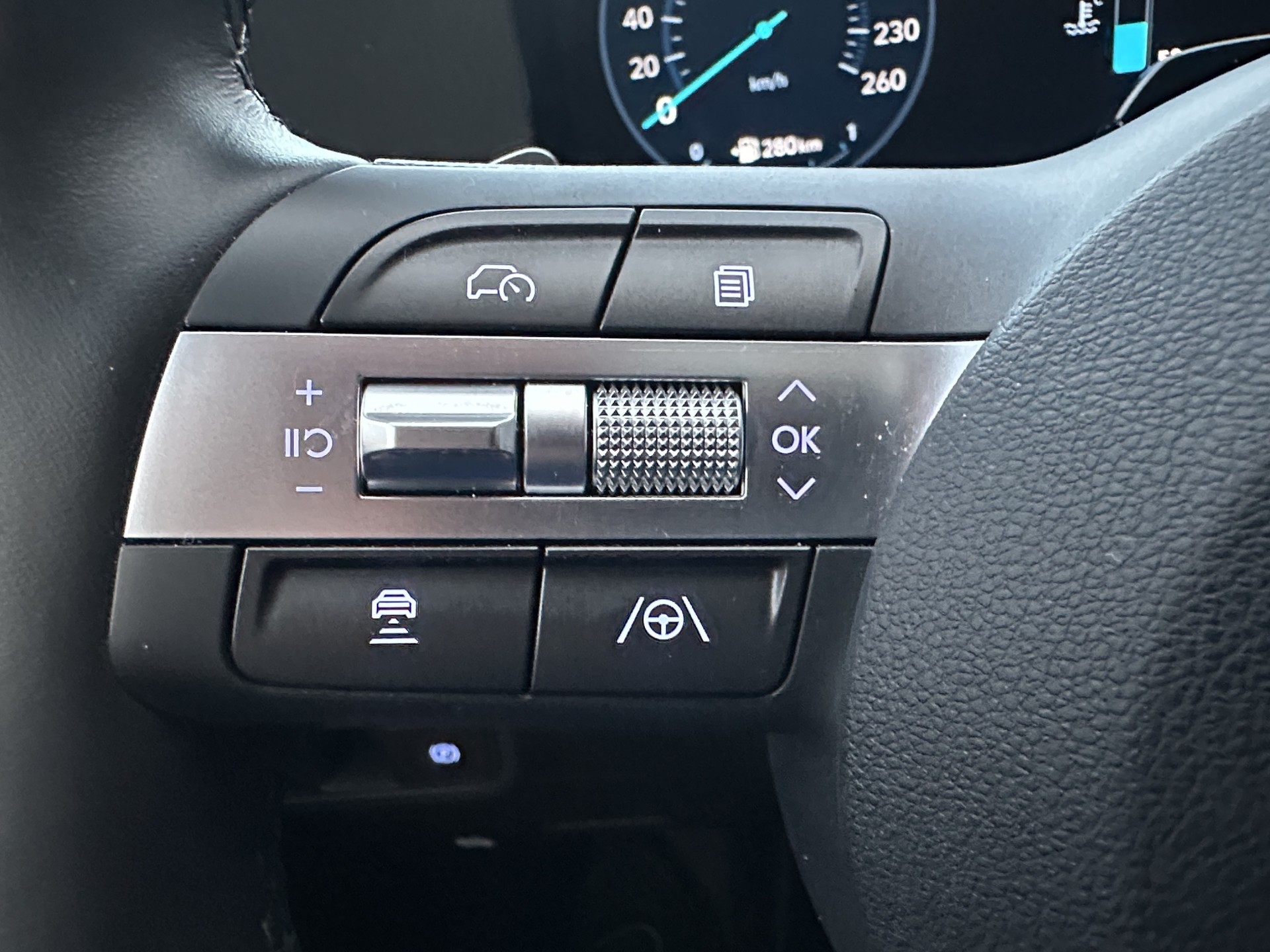 HYUNDAI Kona 1.6 GDi HEV Vertex DCT-image-23