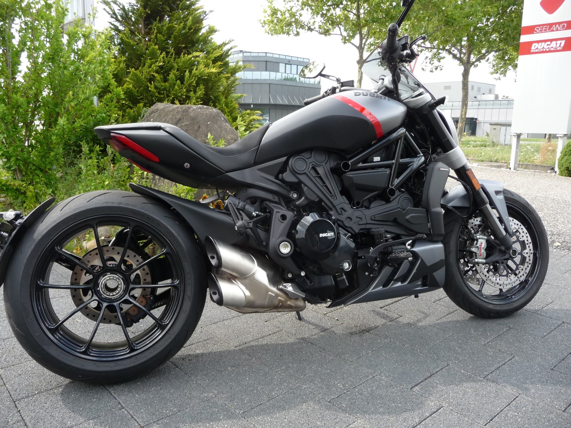 DUCATI XDiavel Black Star-showroom-element-1