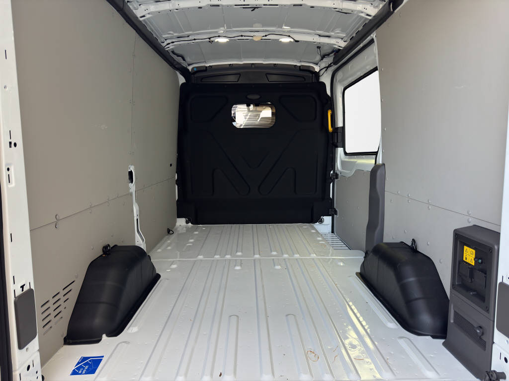 FORD E-Transit Van 350 L2H2 67kWh Trend-image-12