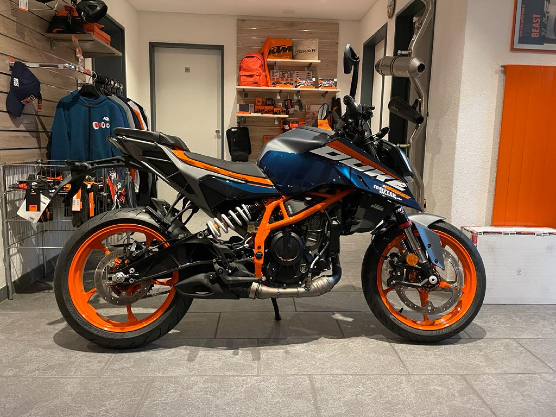 KTM 390 Duke-image-0