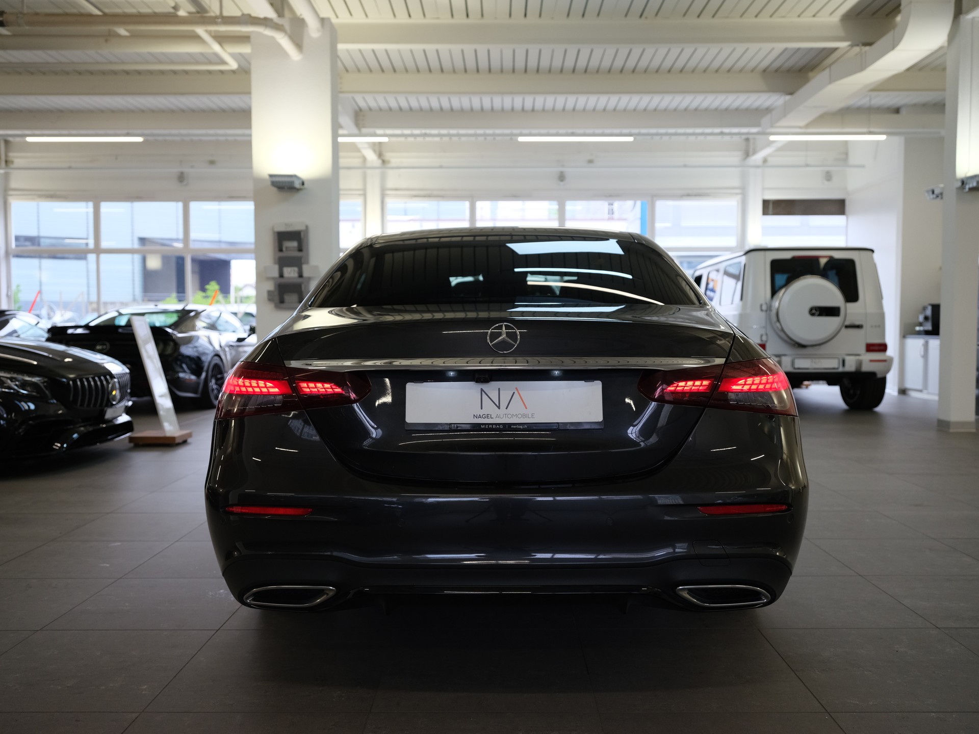 MERCEDES-BENZ E 200 4Matic AMG Line 9G-Tronic-image-5