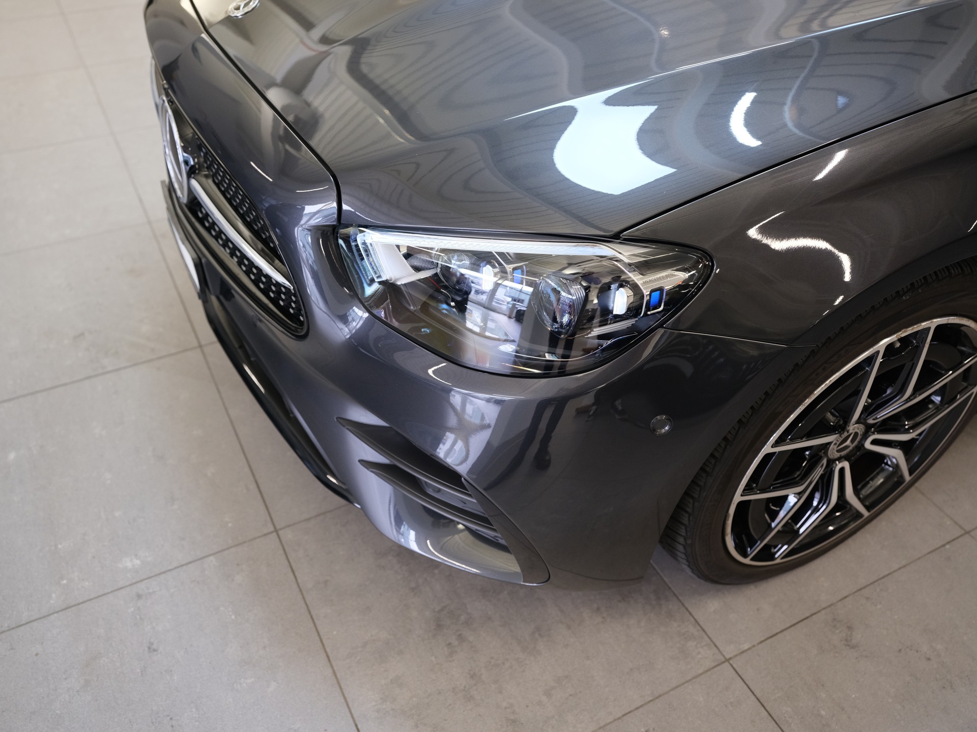 MERCEDES-BENZ E 200 4Matic AMG Line 9G-Tronic-image-9