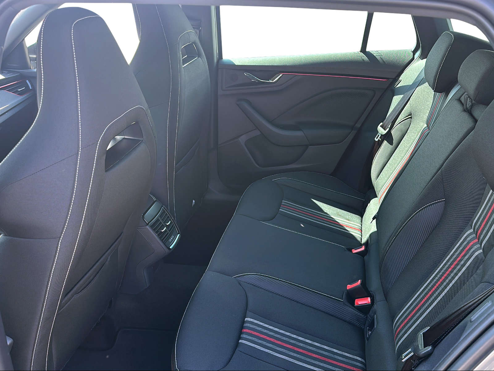 SKODA Scala 1.5 TSI Monte Carlo DSG-image-4