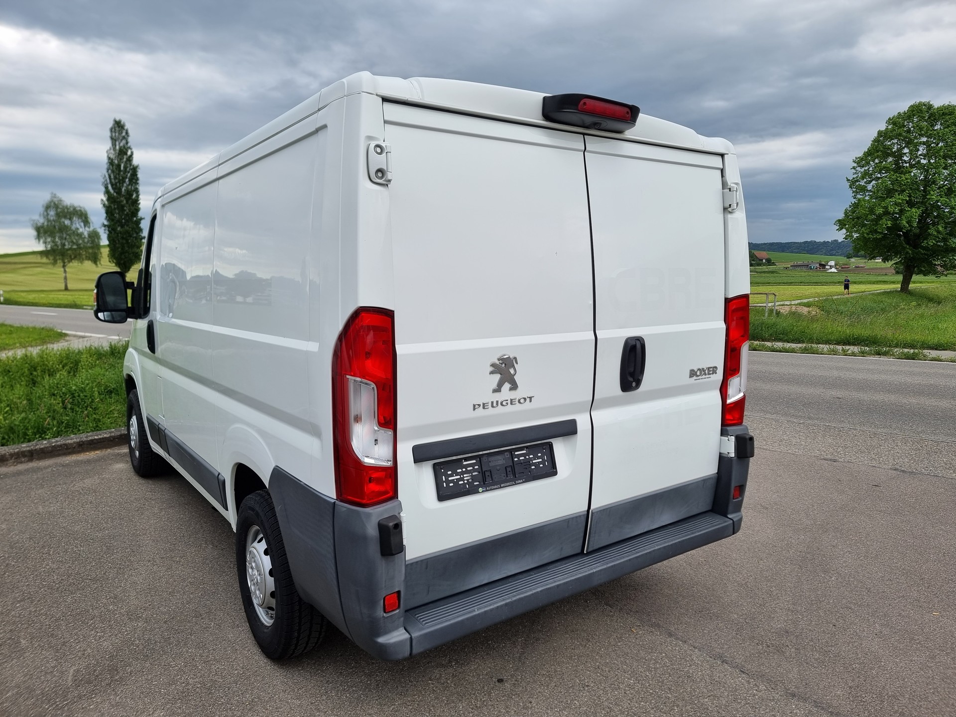 PEUGEOT Boxer 2.0 HDI 330 Allure s/s L1H1-image-10