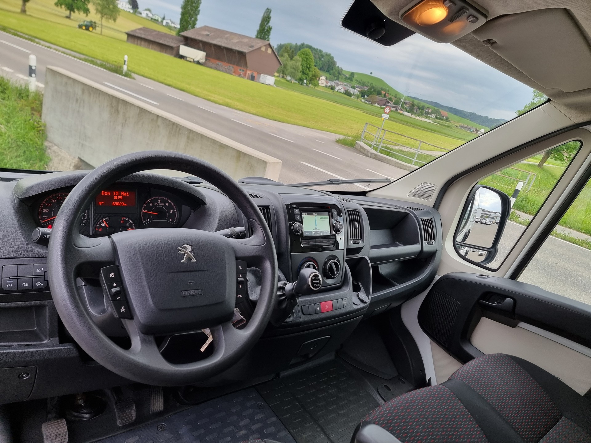 PEUGEOT Boxer 2.0 HDI 330 Allure s/s L1H1-image-5